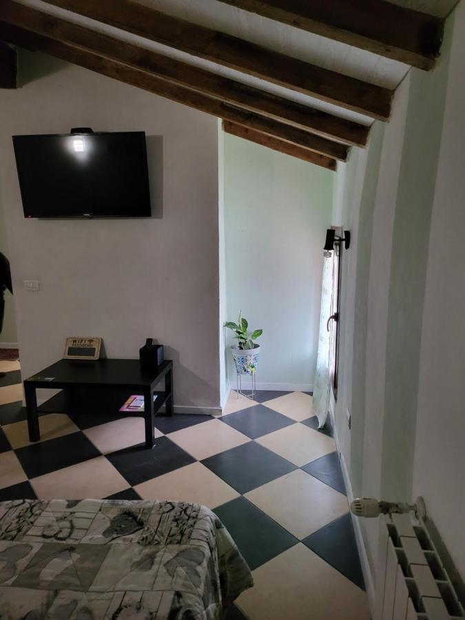 A Casa Di Luca 호텔 메디글리아 외부 사진